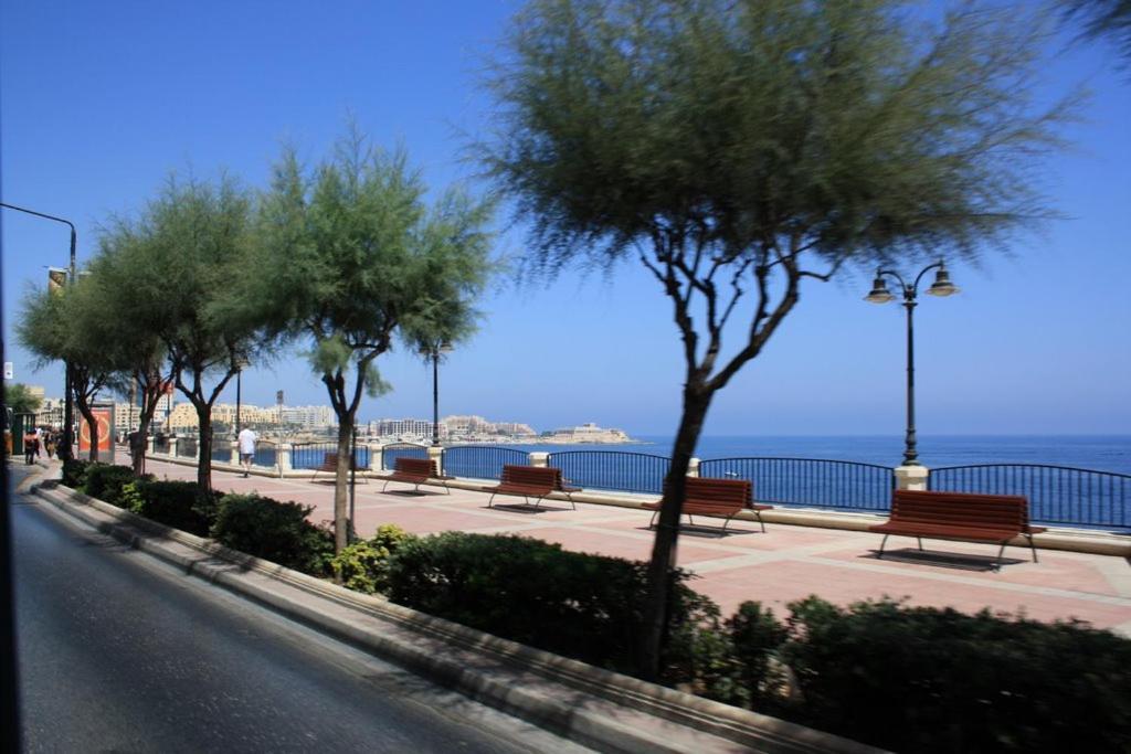 Seaside Oasis Your Own Private Getaway In St Julians Saint Julian's Exterior photo